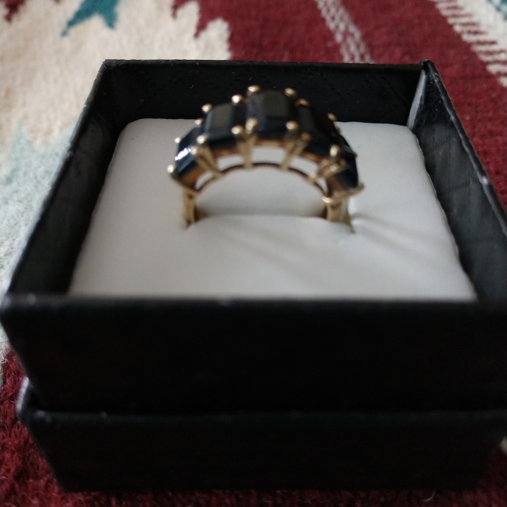 10k Black Onyx ring -size 5 1/4